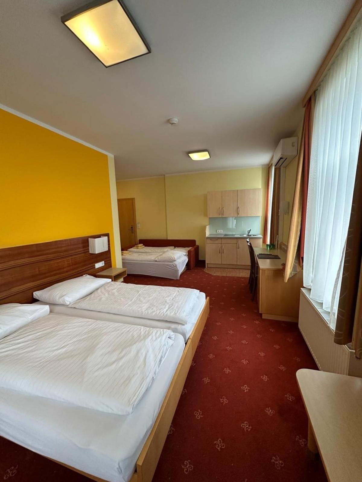 Hotel Zur Post Sankt Valentin Esterno foto