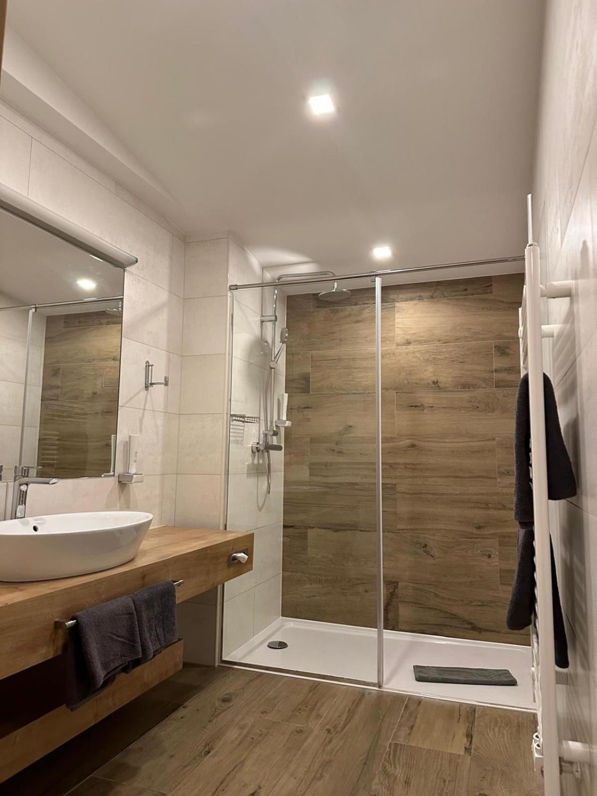 Hotel Zur Post Sankt Valentin Esterno foto