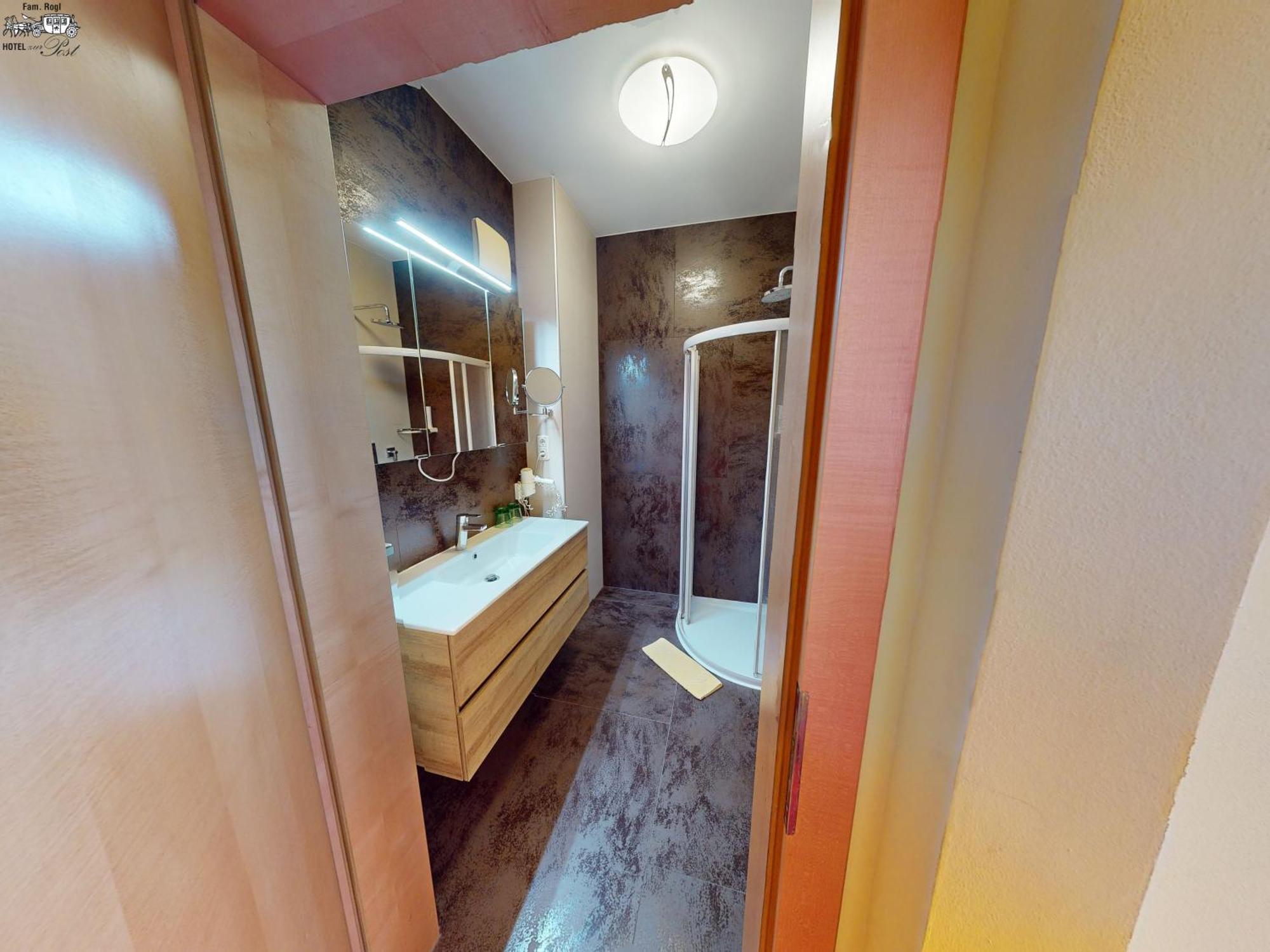 Hotel Zur Post Sankt Valentin Esterno foto