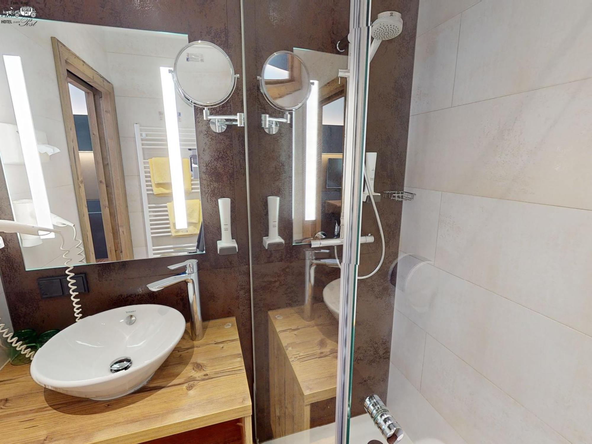 Hotel Zur Post Sankt Valentin Esterno foto