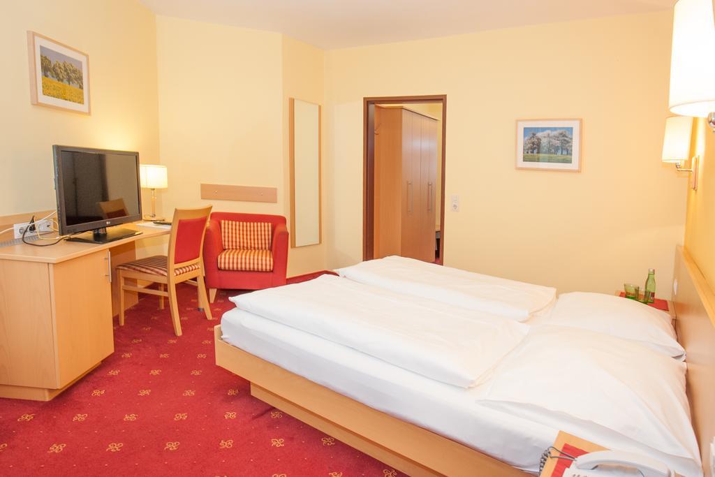 Hotel Zur Post Sankt Valentin Esterno foto