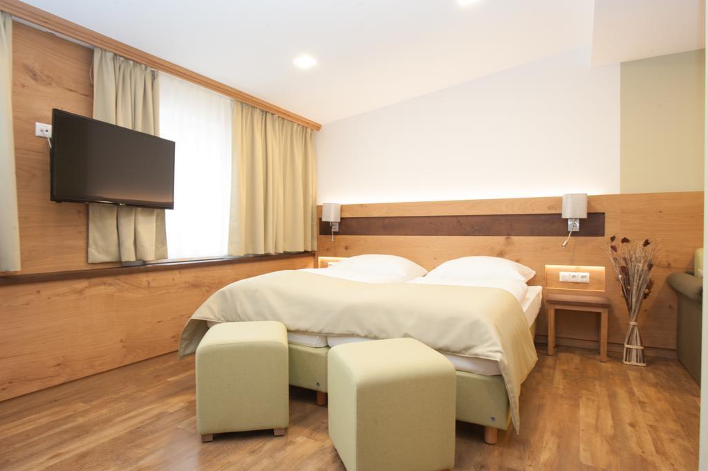 Hotel Zur Post Sankt Valentin Esterno foto
