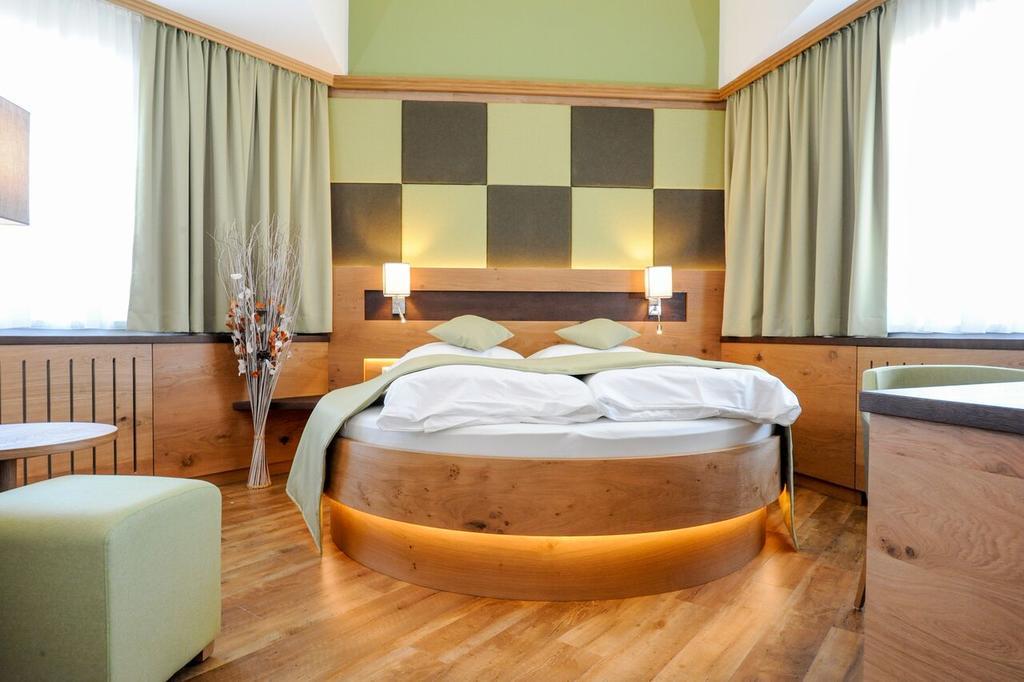 Hotel Zur Post Sankt Valentin Esterno foto