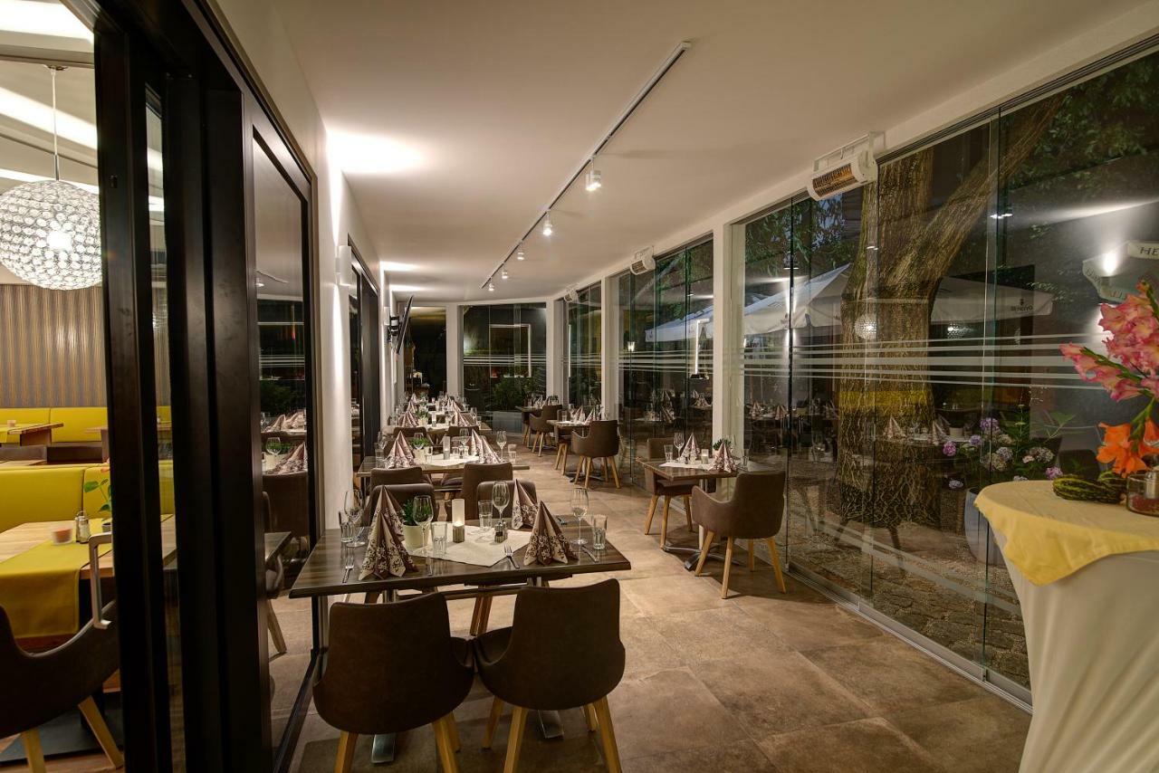 Hotel Zur Post Sankt Valentin Esterno foto