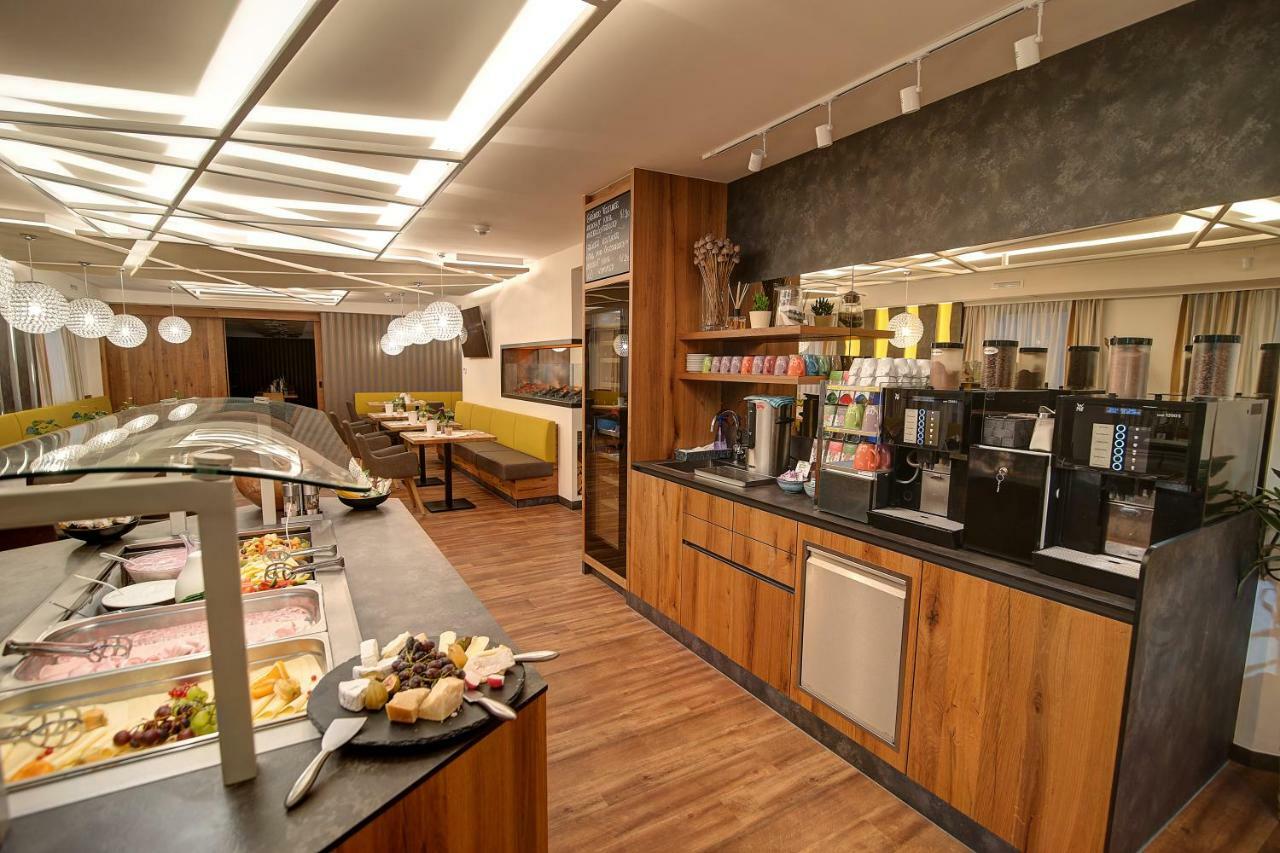 Hotel Zur Post Sankt Valentin Esterno foto
