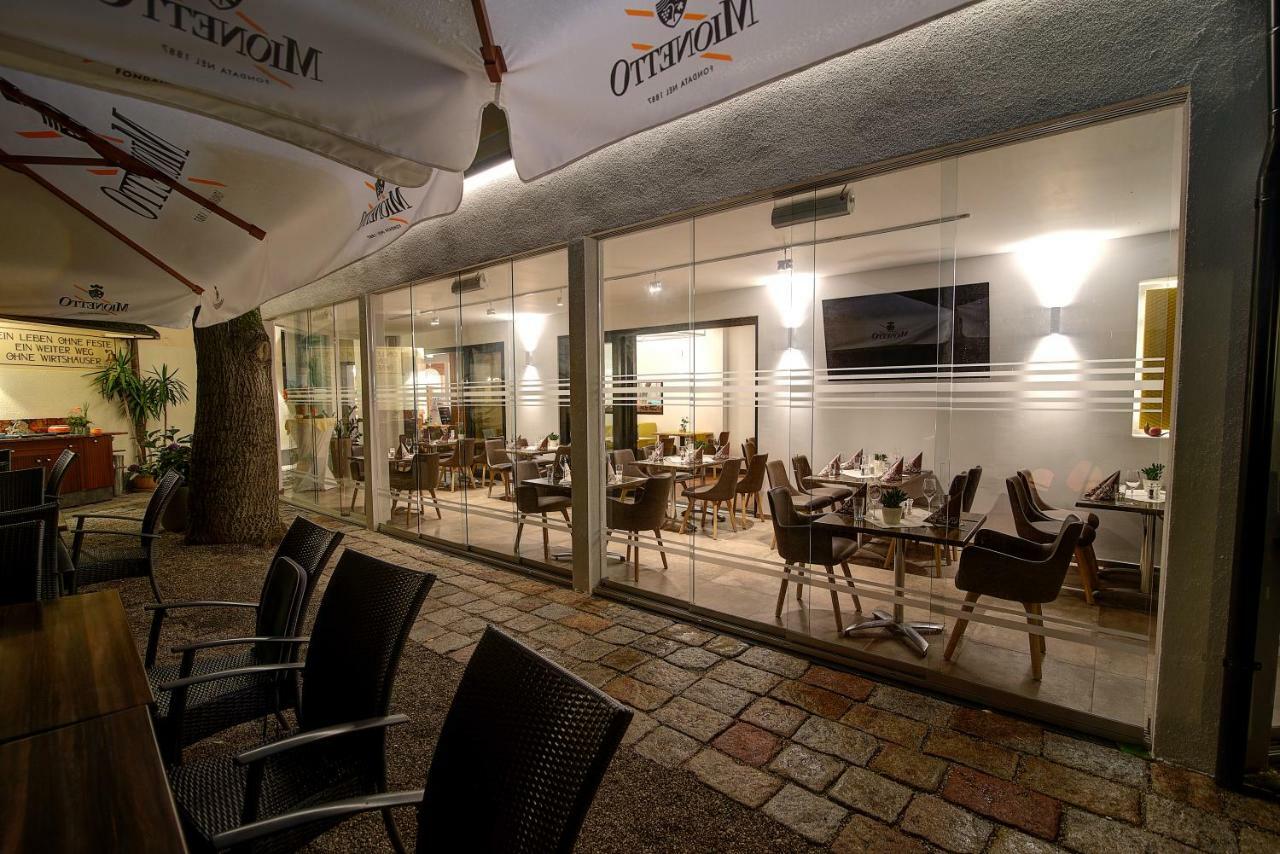Hotel Zur Post Sankt Valentin Esterno foto